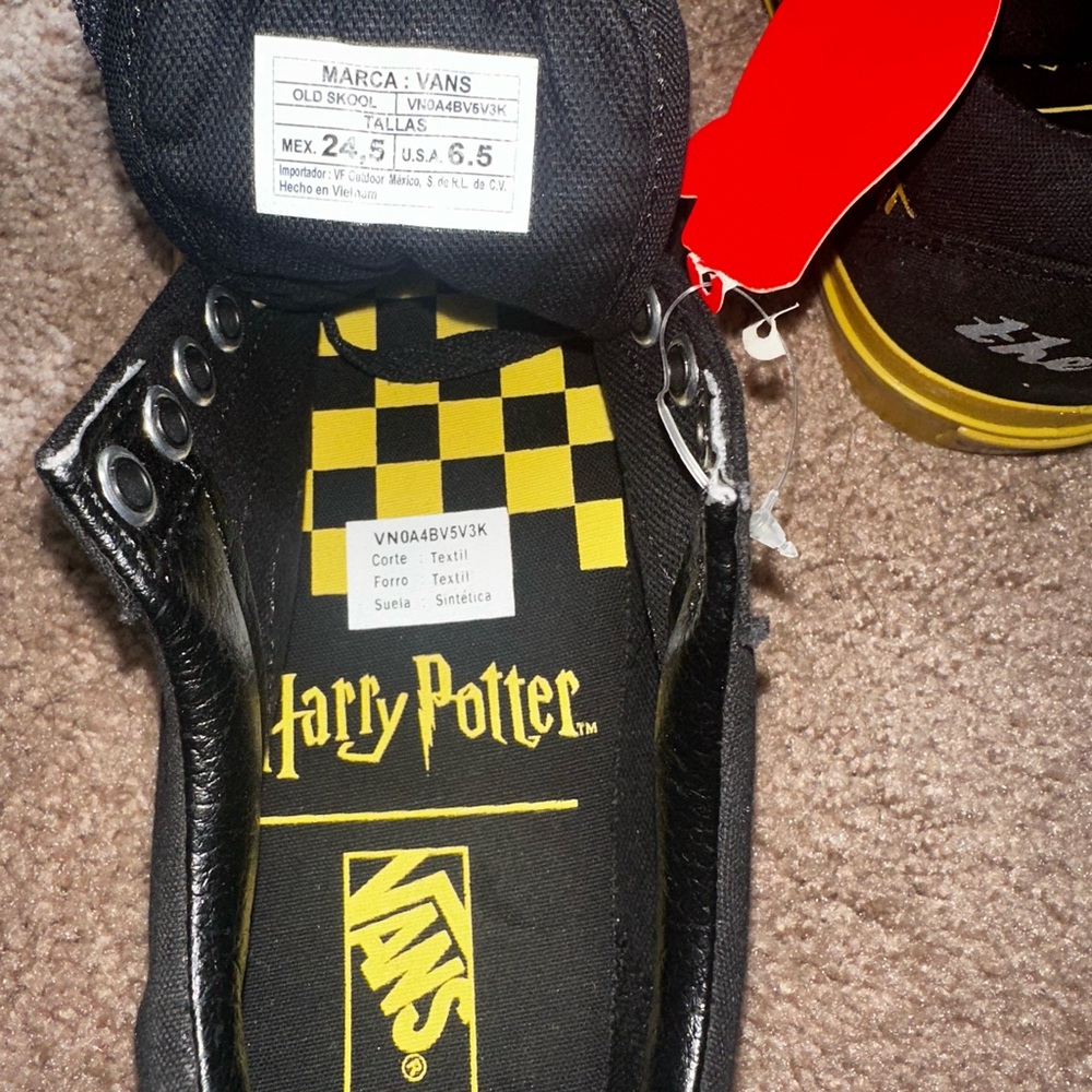 Vans Black and Yellow Harry Potter Sneakers - Picture 4 of 4